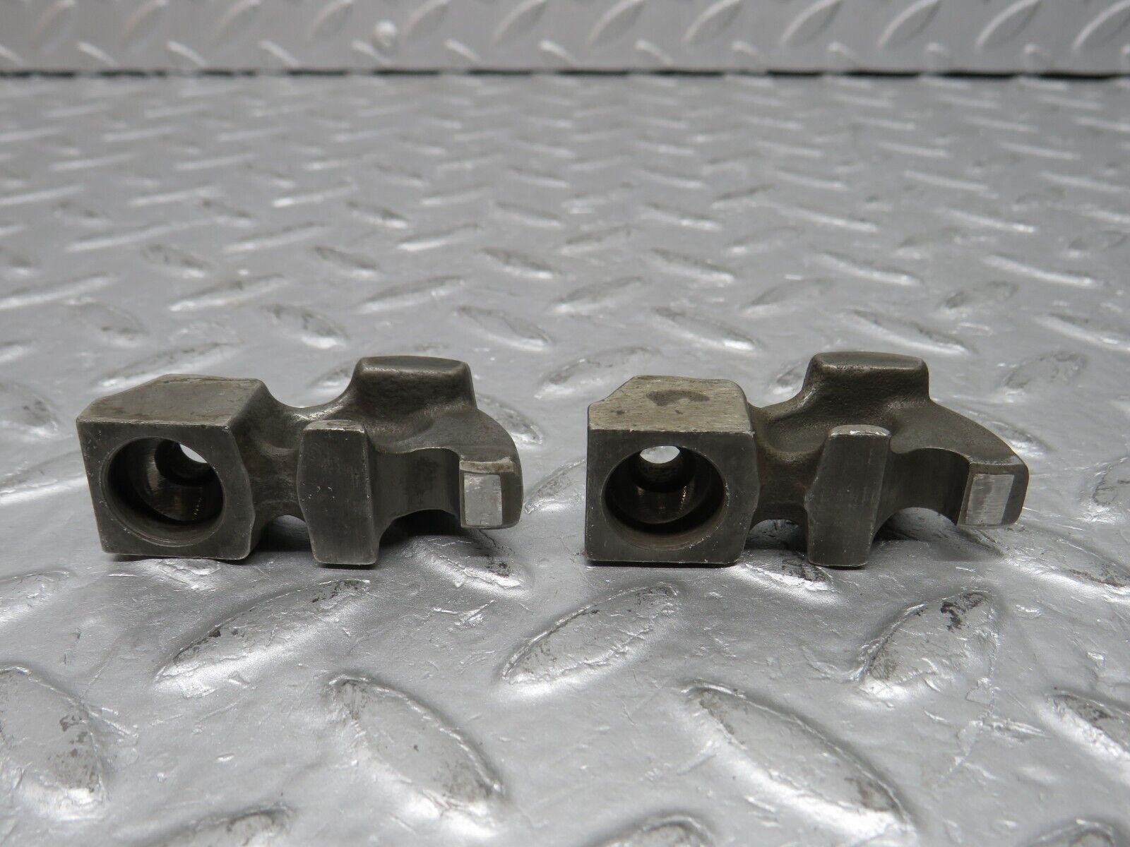 37620 Mercedes-Benz W109 300SEL Valve Rocker Arm With Spring & Tappet