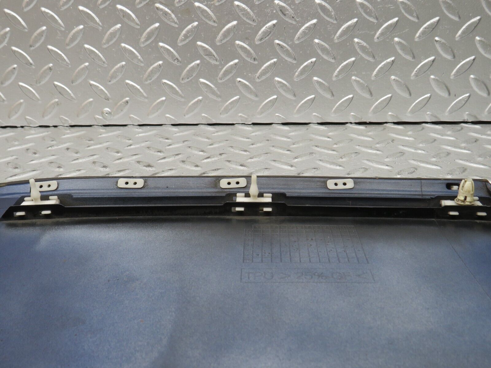 28979 Mercedes-Benz C124 320CE Front Right Fender Wing Moulding Trim 1246903640