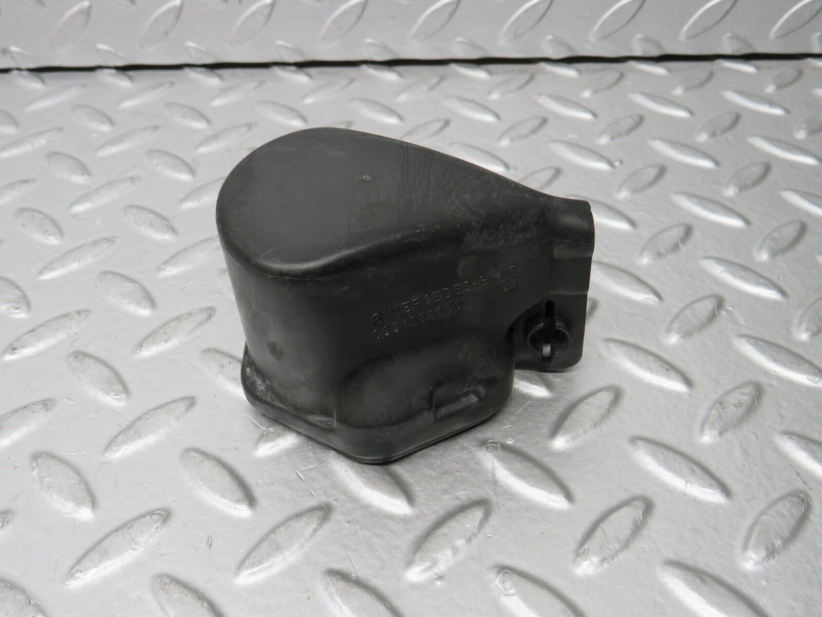 30303 Mercedes-Benz W124 230E Ignition Coil Cover Cap 0001582285