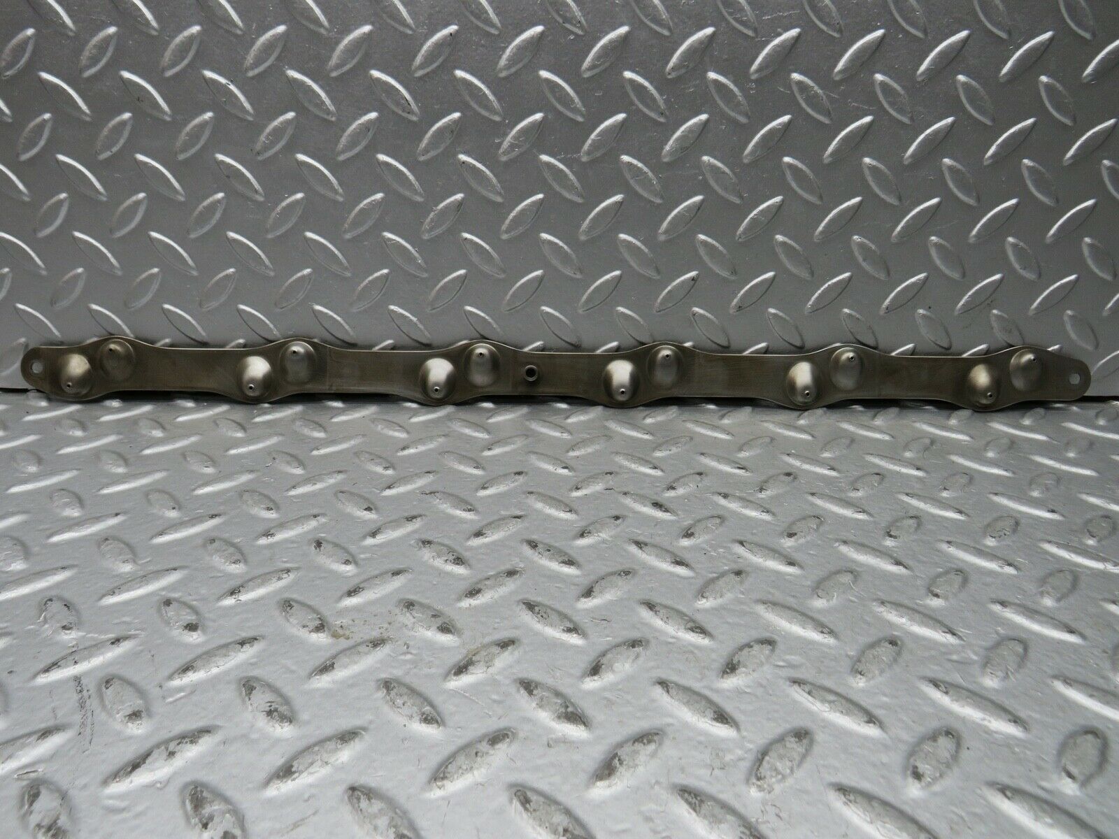 21753 Mercedes-Benz W126 300SE Camshaft Oil Tube