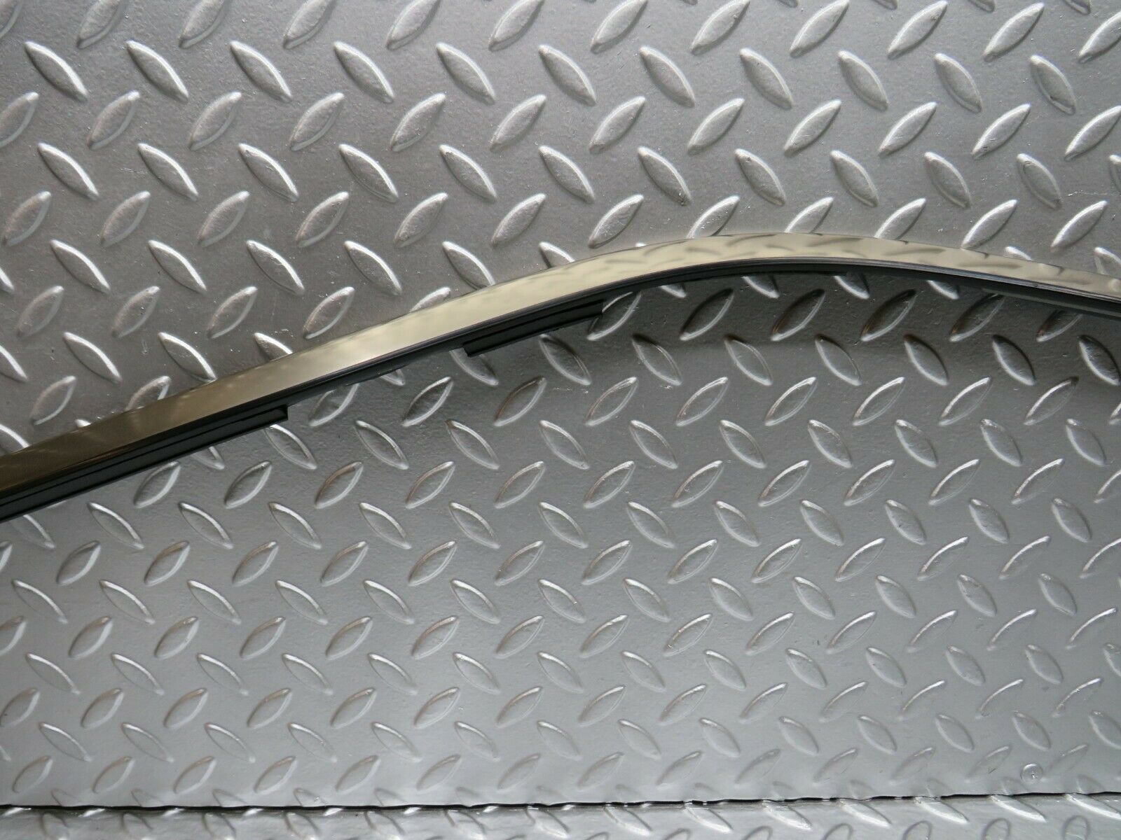 22633 Mercedes-Benz C124 E220 Coupe Roof Chrome Trim Left Side