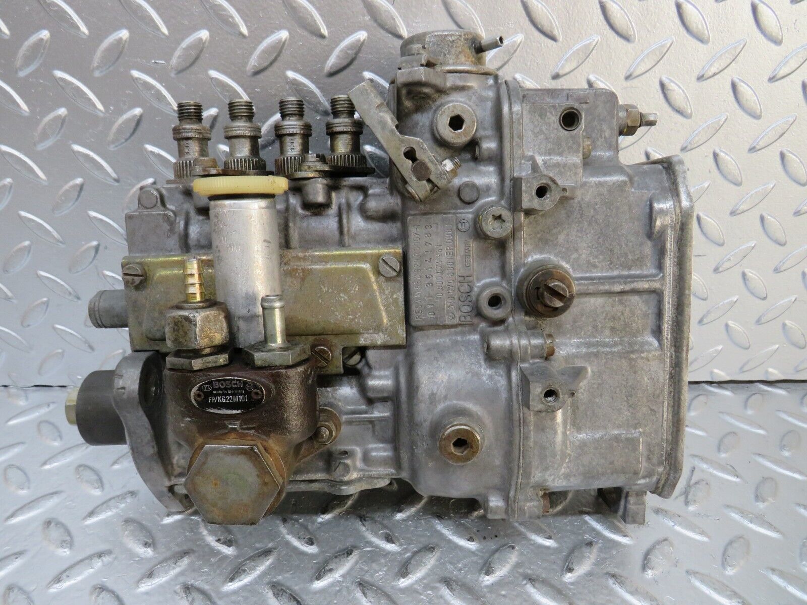 26954 Mercedes-Benz W123 240D Diesel Fuel Injection Pump Bosch 6160706801