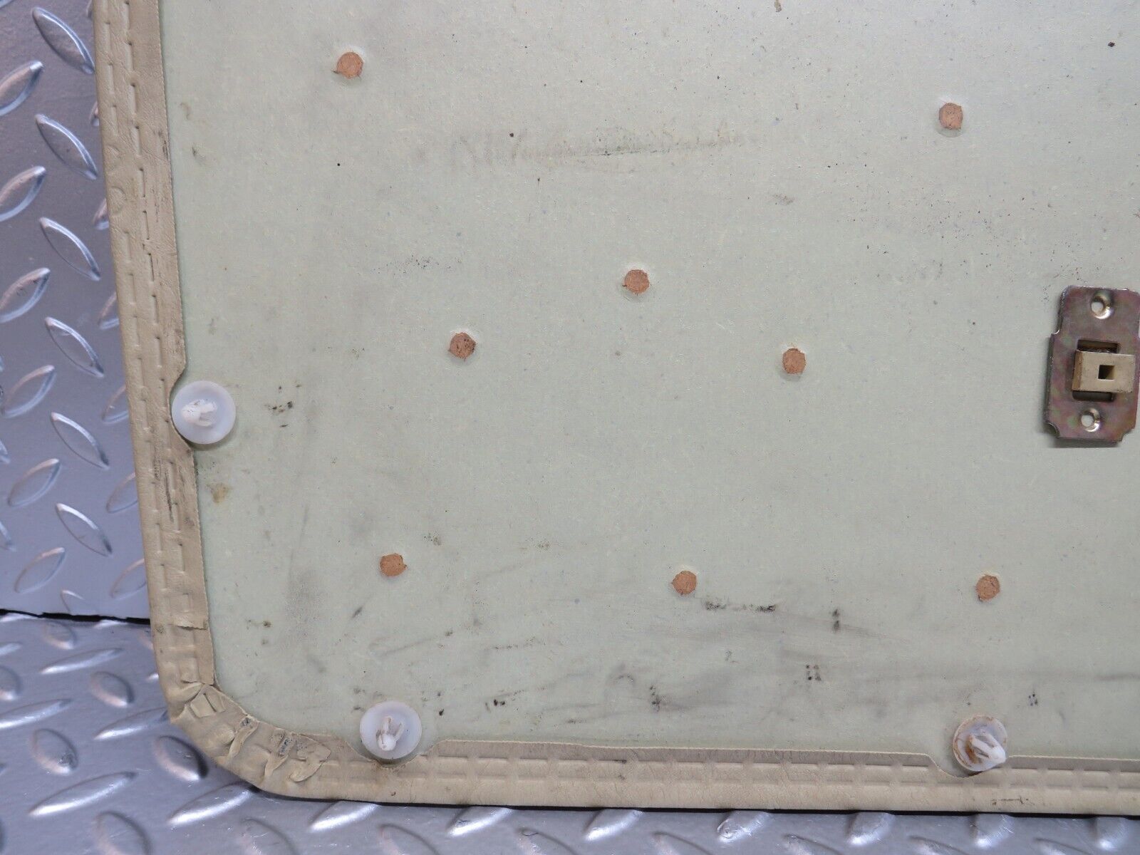 29617 Mercedes-Benz W123 230E Front Right Door Card Beige