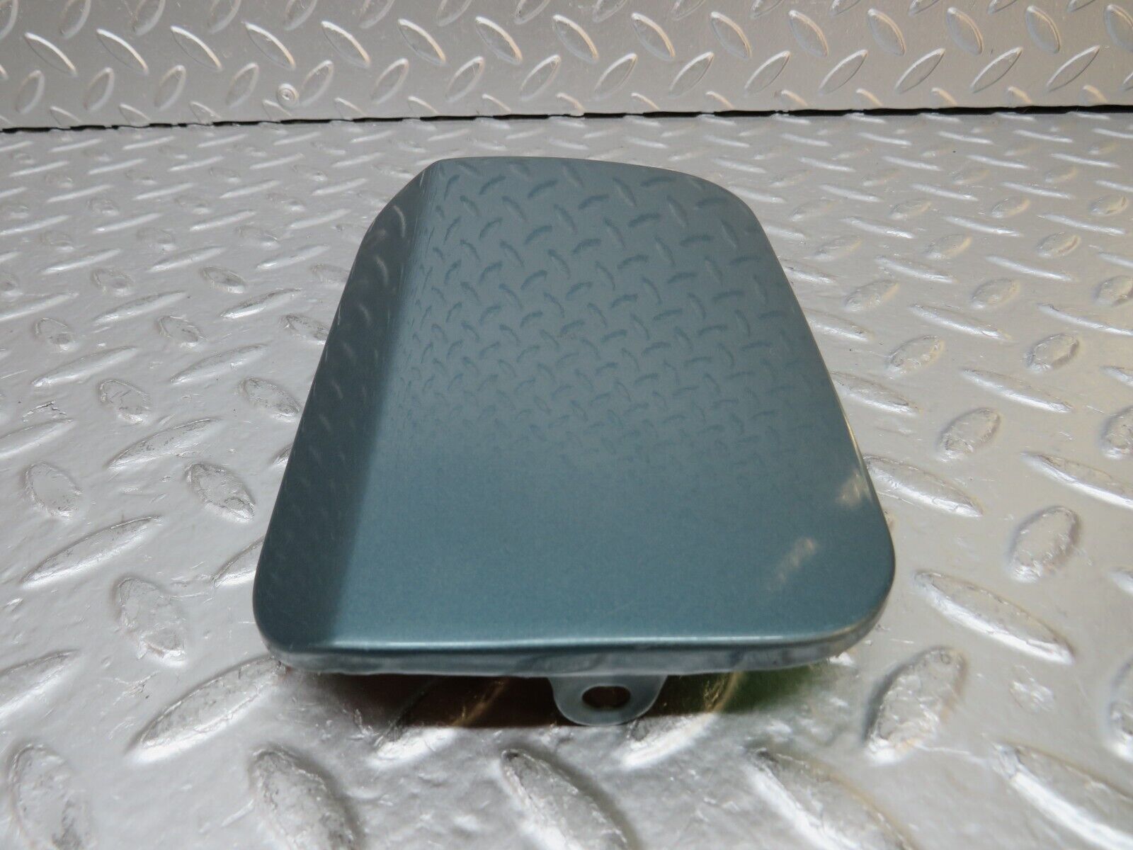 30640 Mercedes-Benz W201 190E 2.0L Fuel Tank Flap Cap 2015840139
