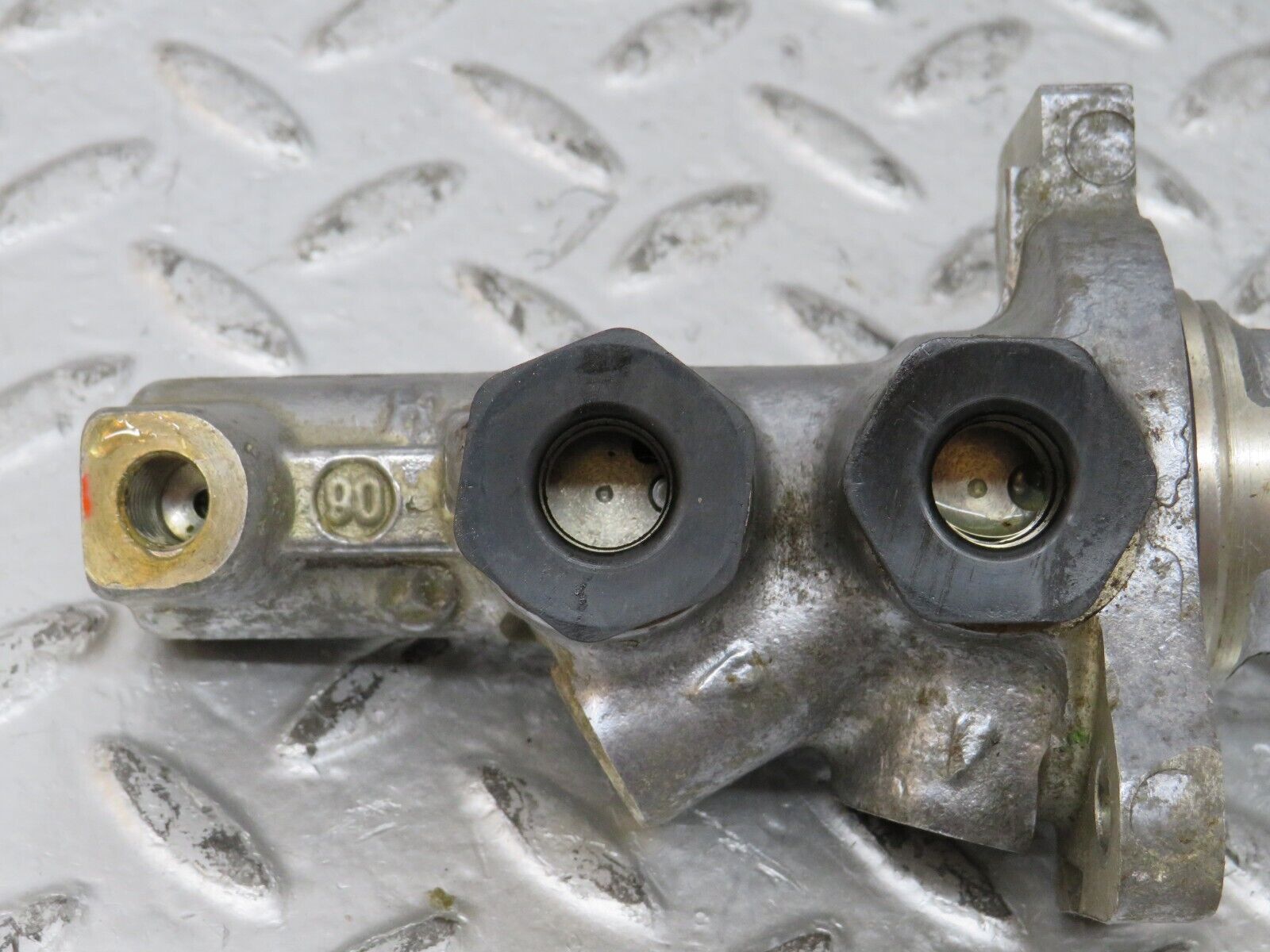 26683 Mercedes-Benz C124 220CE Coupe Brake Master Cylinder Ate 19/23