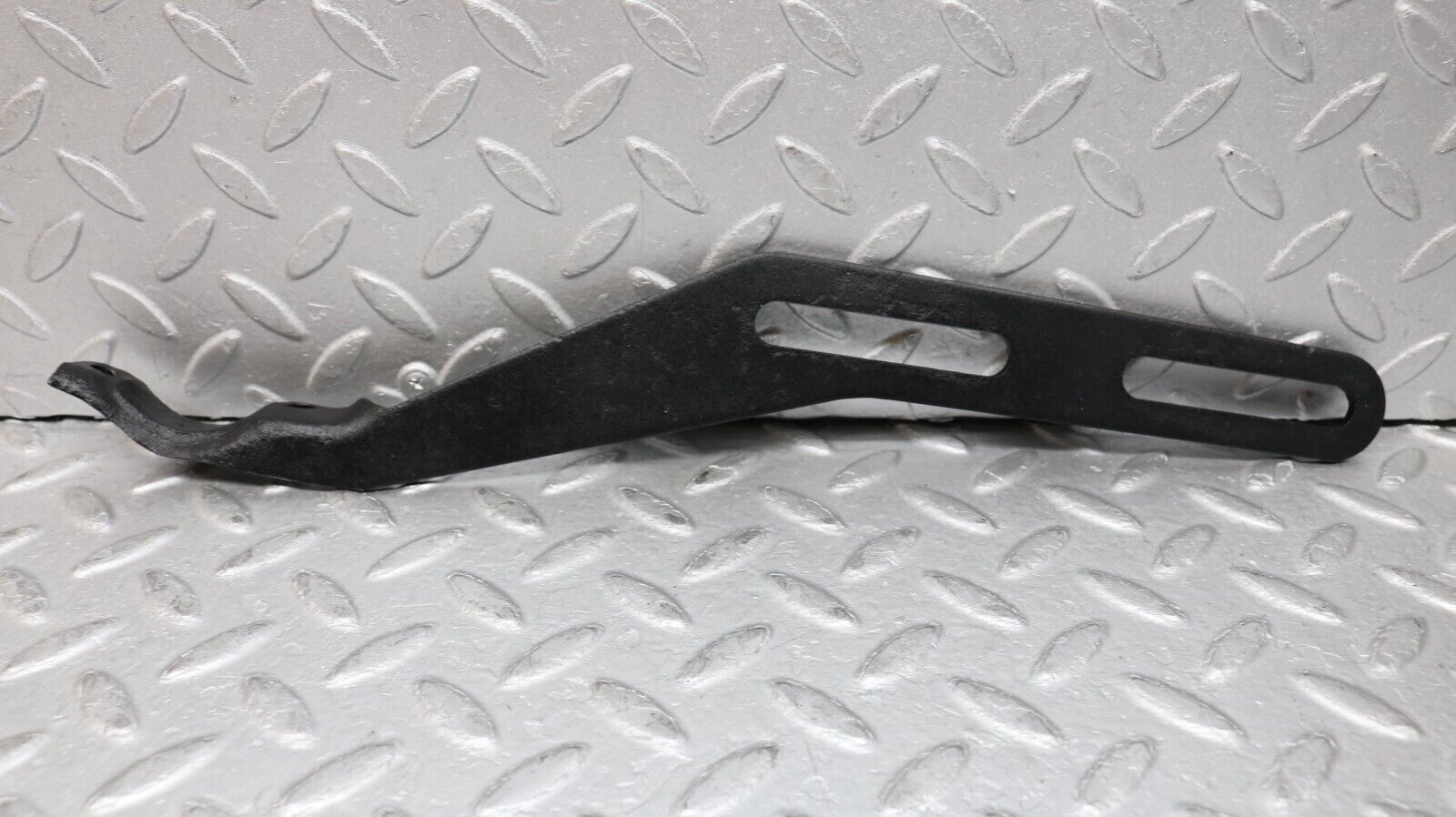 37214 Mercedes-Benz C126 420SEC Coupe Exhaust Bracket