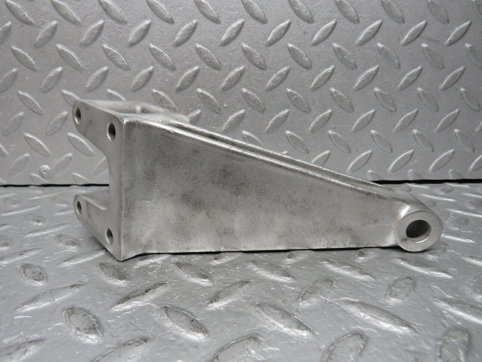 37615 Mercedes-Benz W109 300SEL Engine Mount Bracket Left Side 1162231204