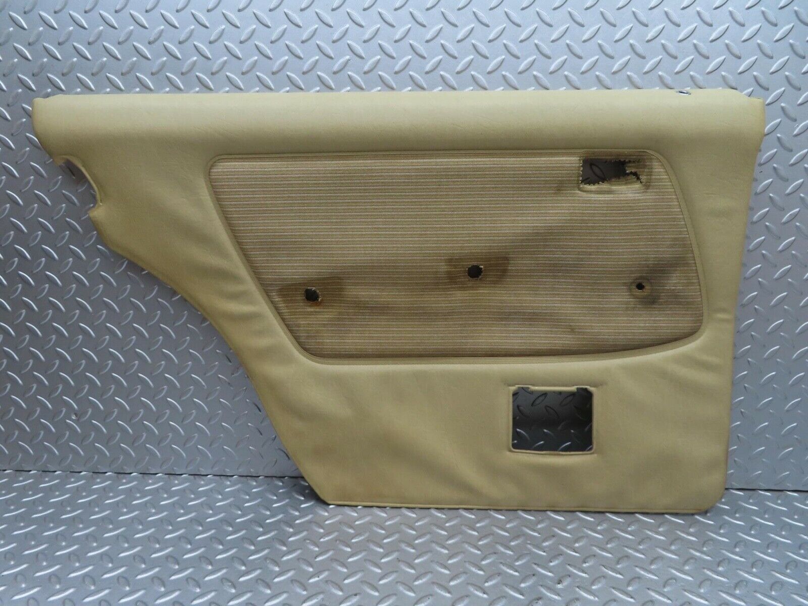13512 Mercedes-Benz W123 200 Rear Left Door Card Cream