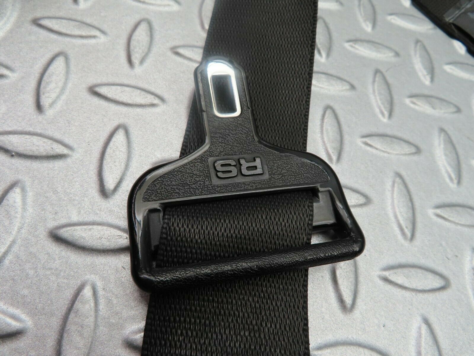 5366 Mercedes-Benz W124 230E Seat Belt Front Right 1248600686