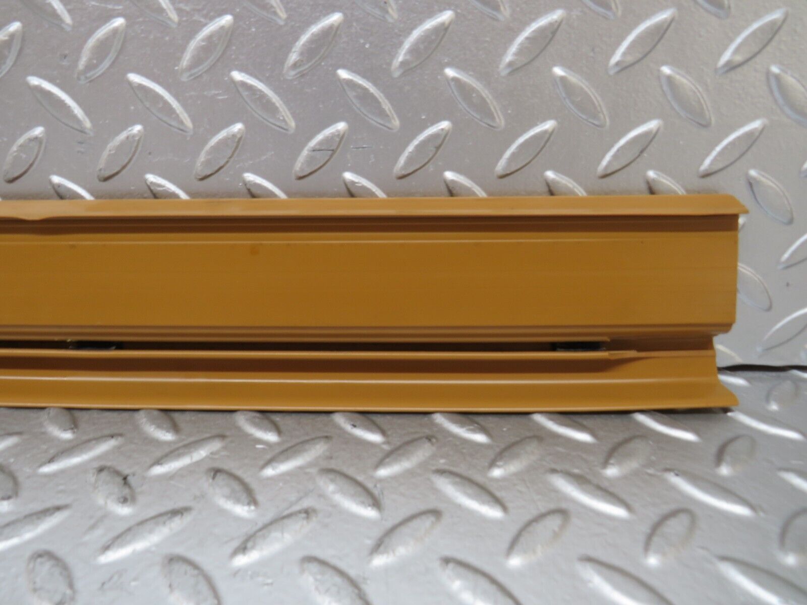 27104 Mercedes-Benz W123 280E Front Left Door Sill