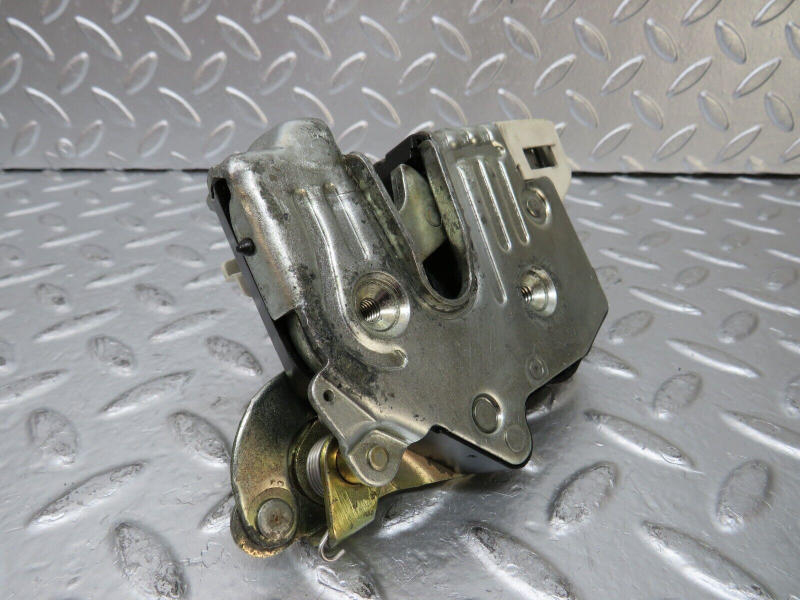 25213 Mercedes-Benz W201 190D Rear Right Door Lock Mechanism