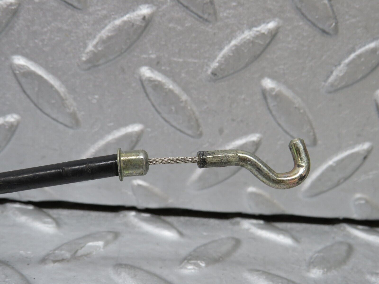 37804 Mercedes-Benz A124 320E Cabriolet Door Lock Cable