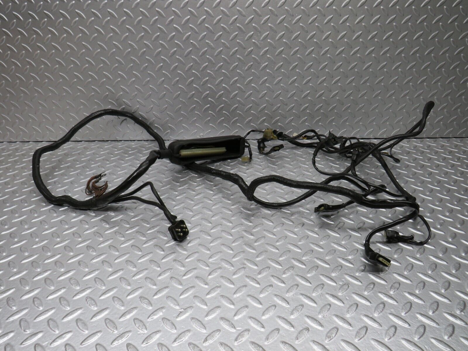 37576 Mercedes-Benz W109 300SEL ECU Wire Harness 0005451945