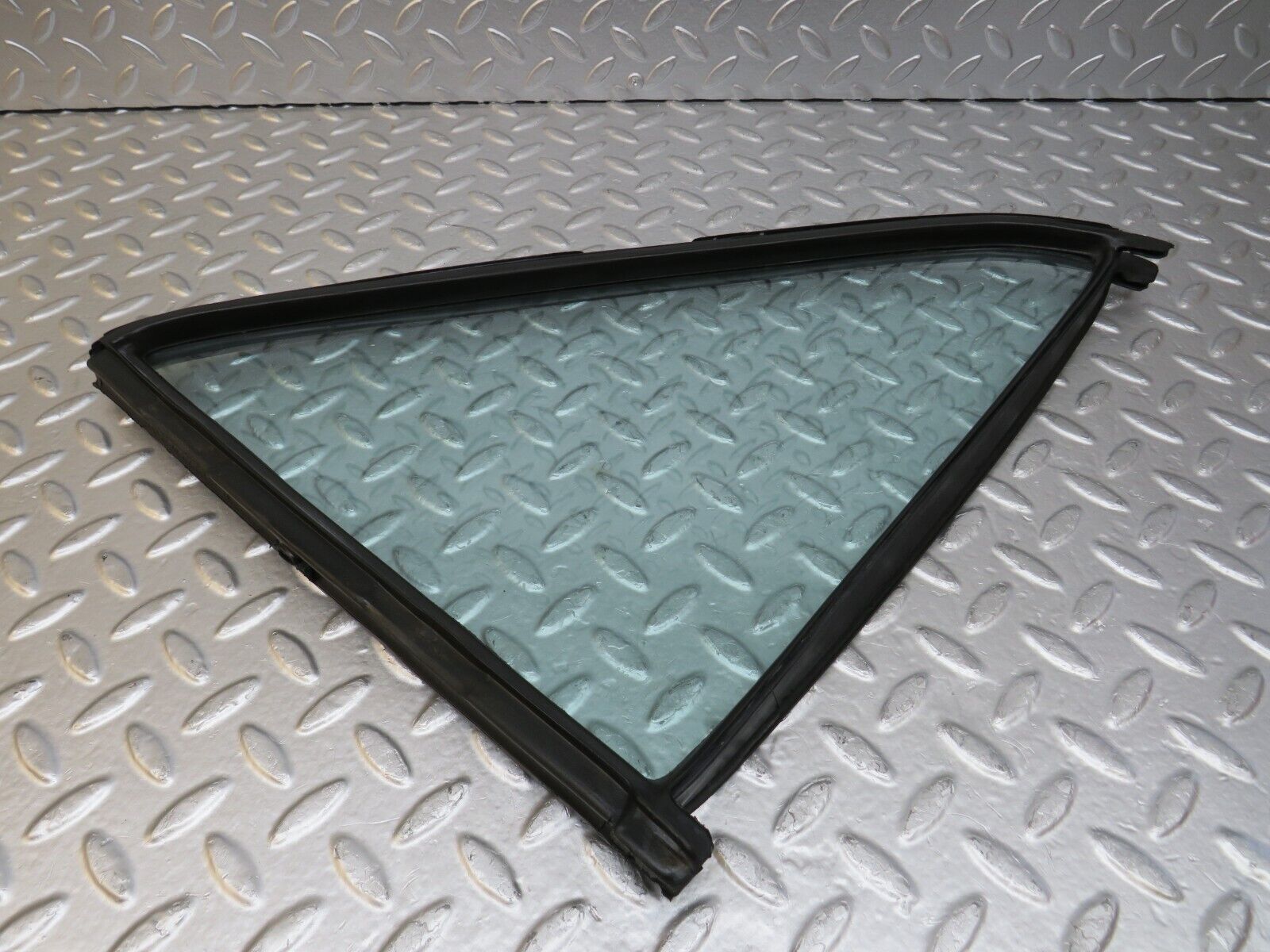 25468 Mercedes-Benz W123 200 Rear Left Quarter Window 1237350124