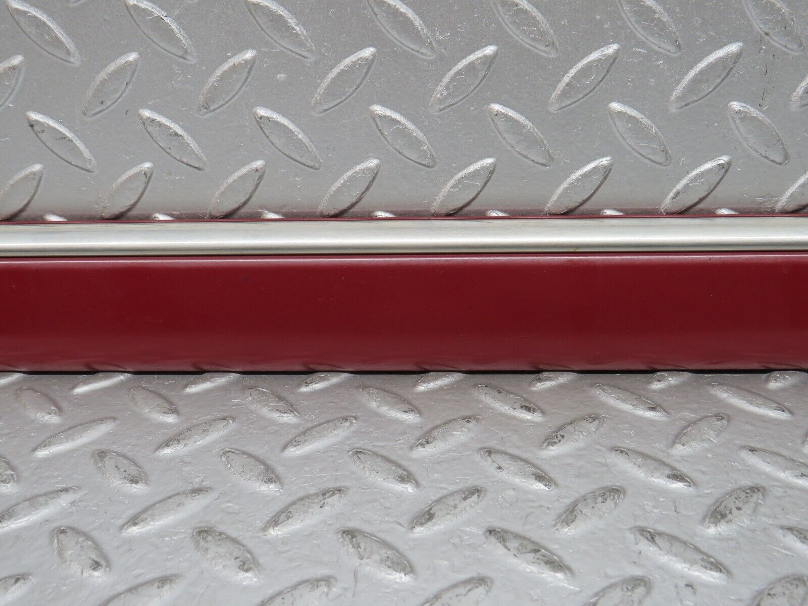 33490 Mercedes-Benz W202 C180 Front Left Door Centre Moulding Trim 2026902962