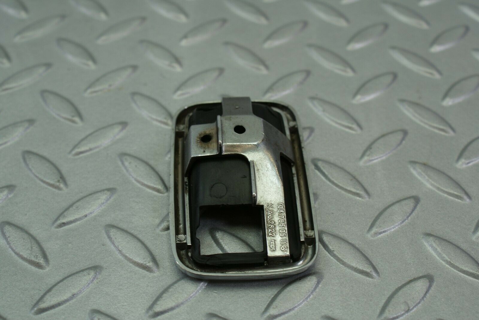 3183 Mercedes-Benz W115 220D Chrome Frame For Door Handle Left 1087660511