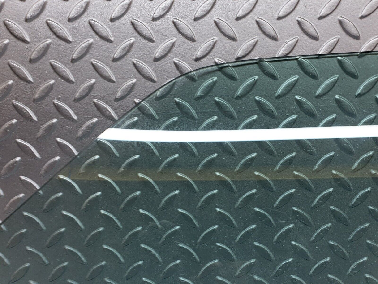 41131 Mercedes-Benz W126 300SE Front Right Door Window Glass