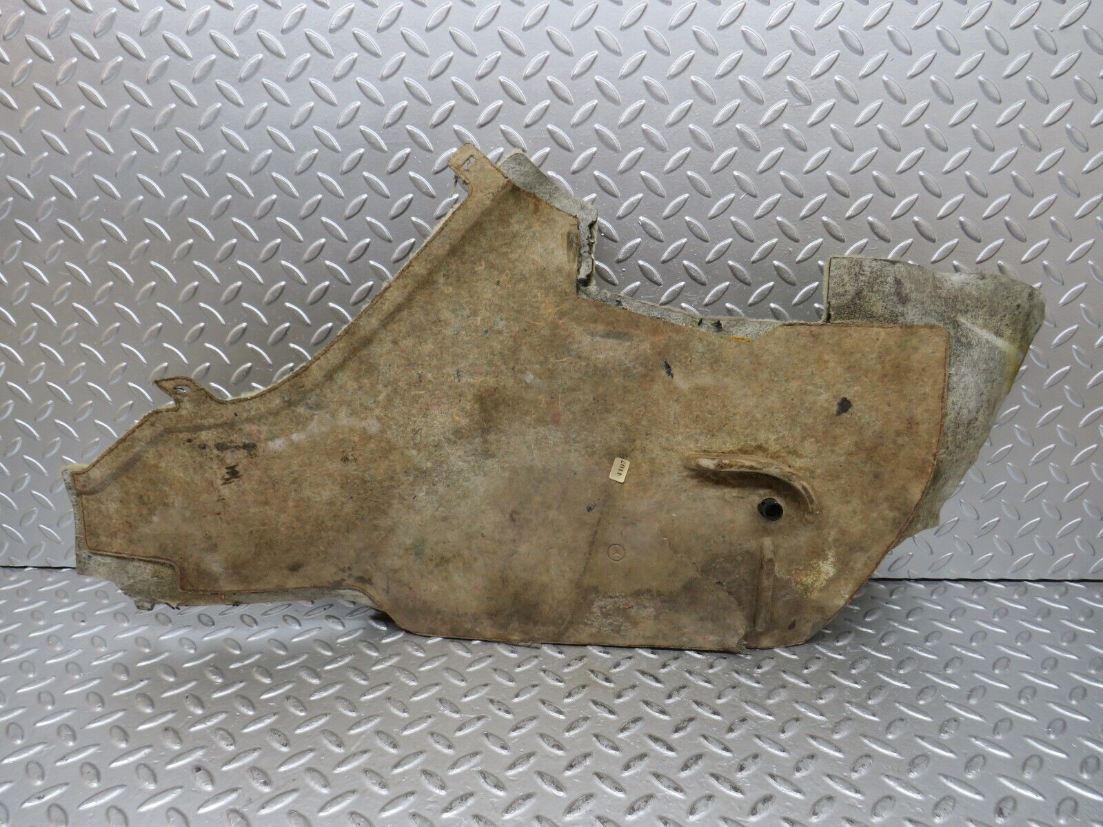 27568 Mercedes-Benz S124 300TE Wagon Centre Console Carpet Beige Left Side