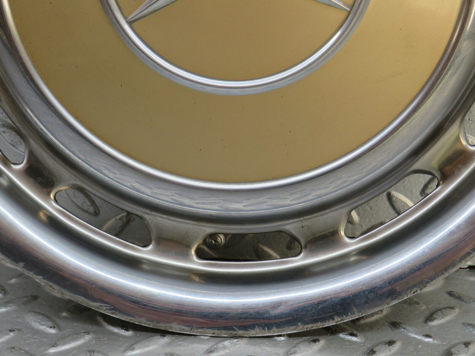 28408 Mercedes-Benz S123 240D Wagon Wheel Trim Hub Cap 14"