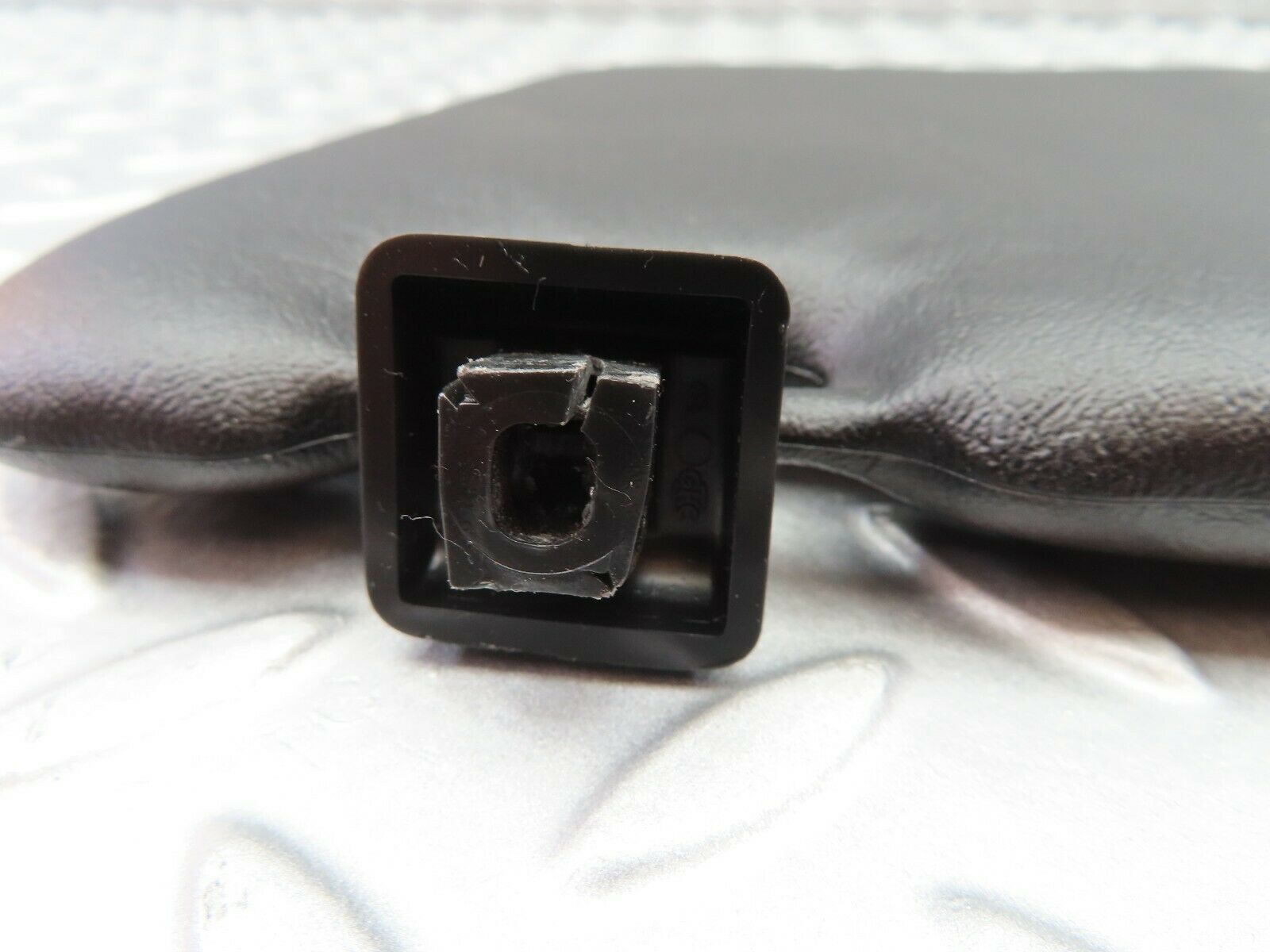 6528 Mercedes-Benz S124 E220 Wagon Sun Visor Left Side Black