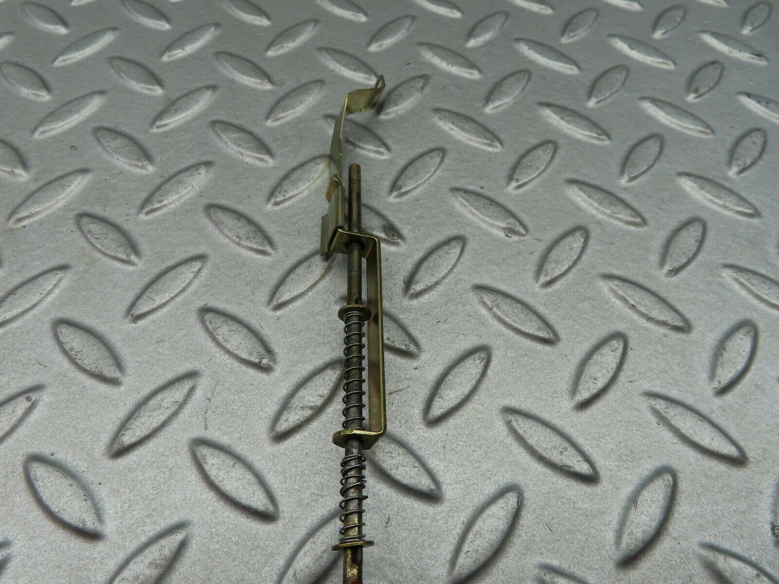 5776 Mercedes-Benz W123 200 Trunk Lock Vacuum Actuator