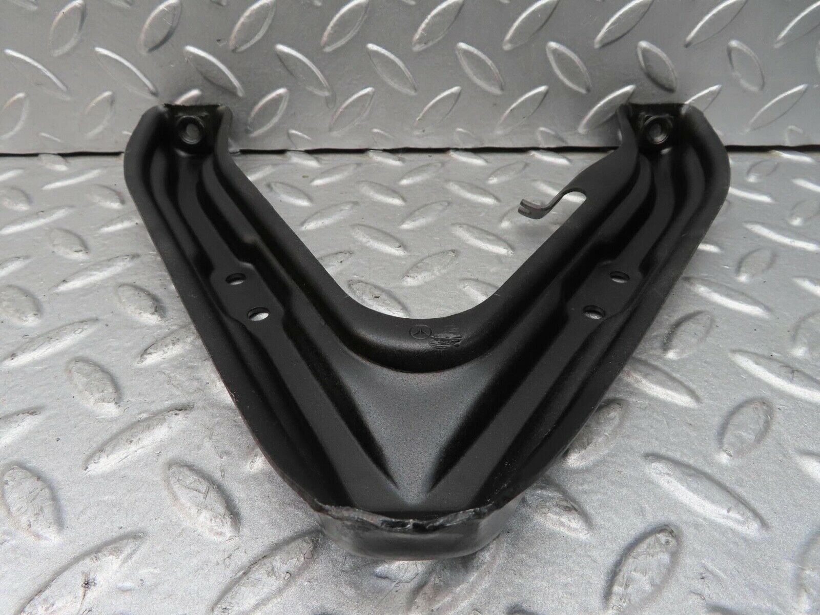 14661 Mercedes-Benz W201 190E Air Intake Manifold Bracket