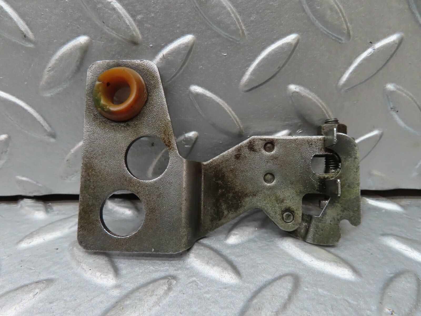 17814 Mercedes-Benz W116 450SEL Gearbox Linkage Bracket