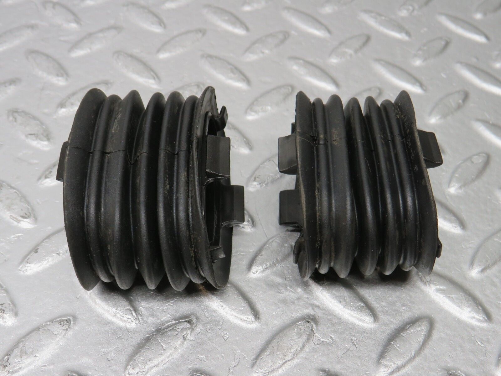 38138 Mercedes-Benz A124 320E Cabriolet Front Door Wire Protector Rubber  1248210197