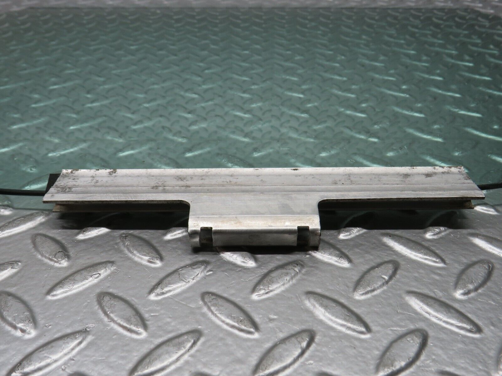 31476 Mercedes-Benz S124 220TE Wagon Rear Left Door Window Glass