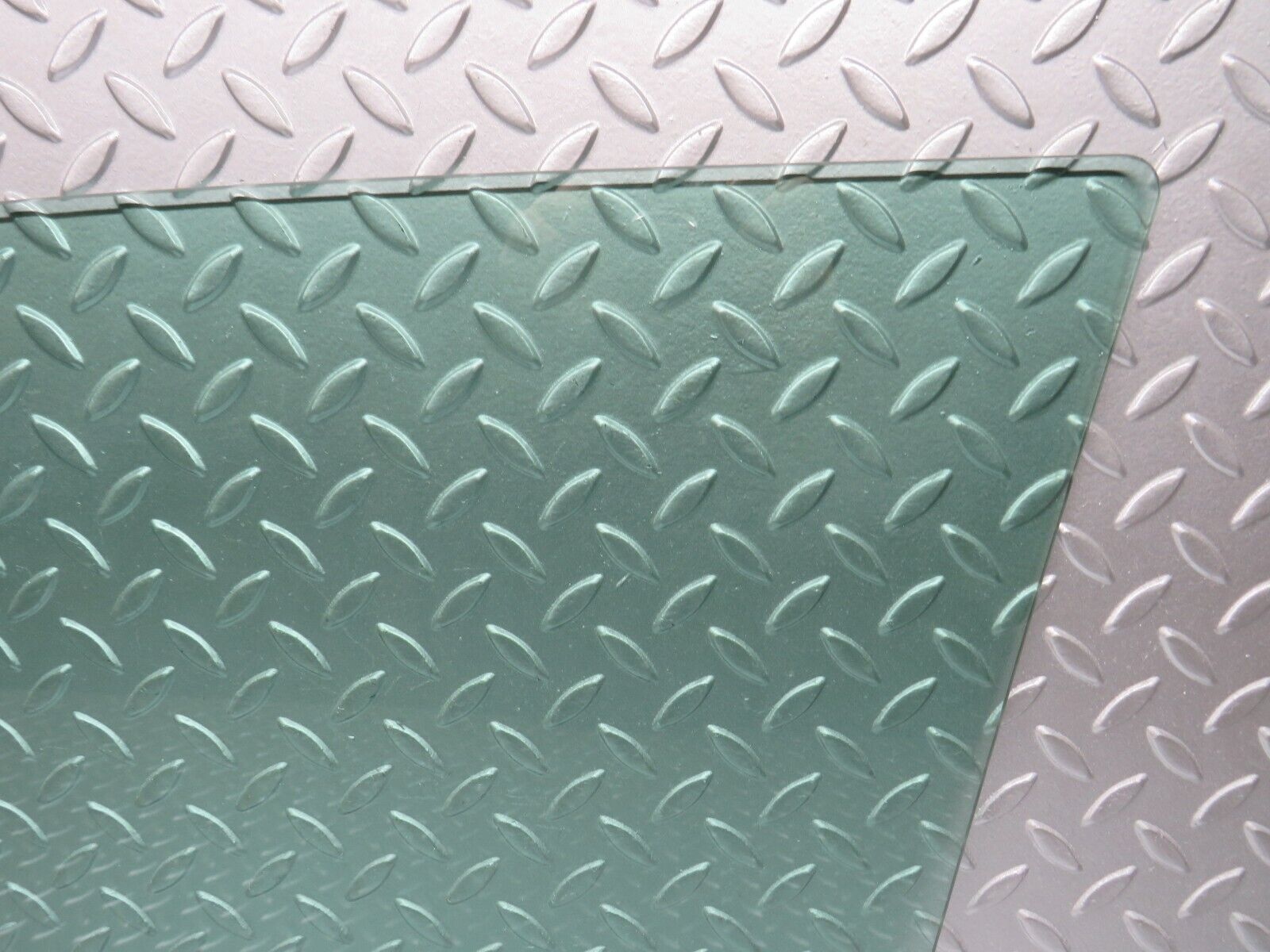 31474 Mercedes-Benz S124 220TE Wagon Front Right Door Window Glass