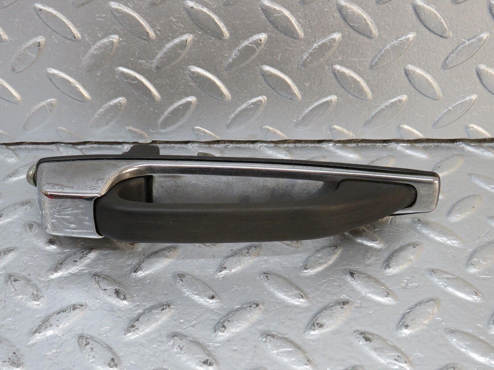 40617 Mercedes-Benz W123 300D Rear Right Exterior Door Handle 1237600359 1237660005