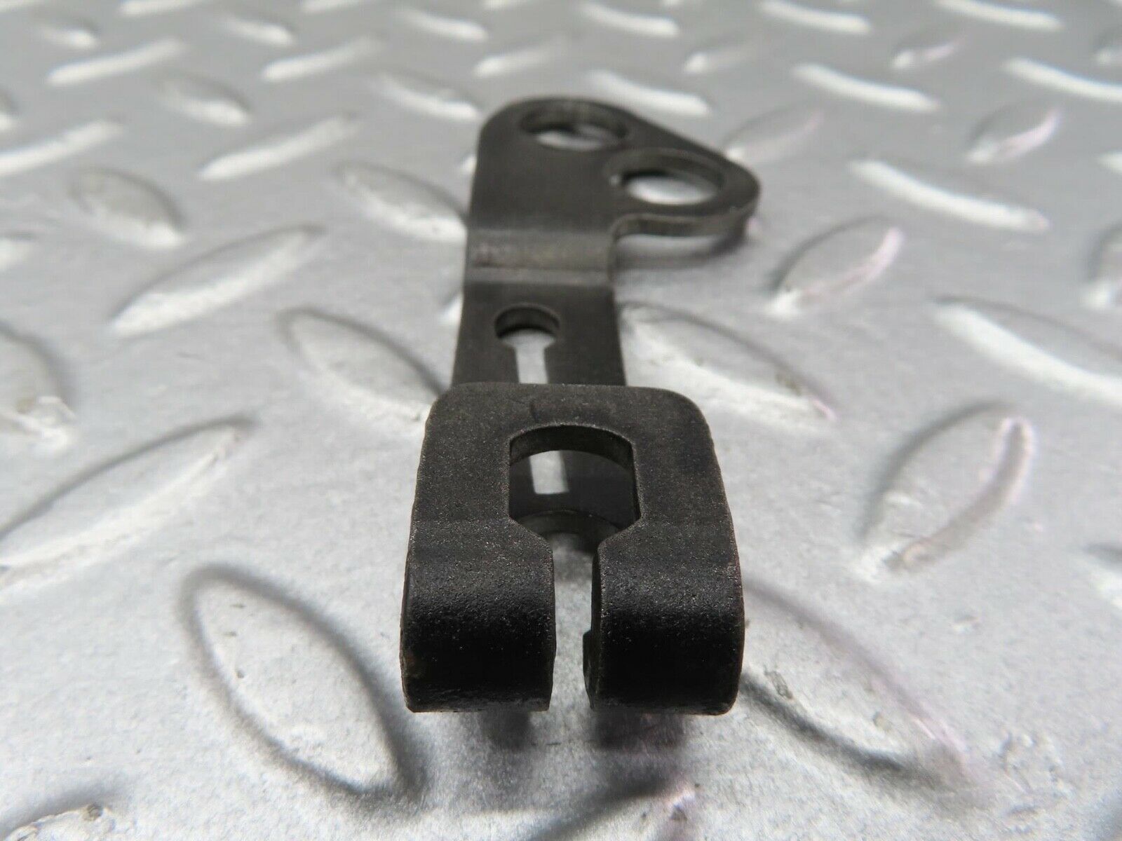 13026 Mercedes-Benz R129 300SL Coupe Gearbox Linkage Bracket