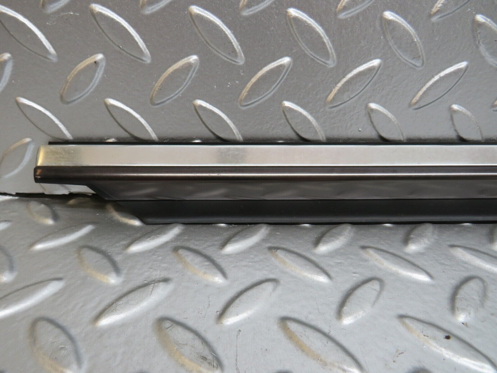 24888 Mercedes-Benz W140 SEL320 LWB Rear Left Door Moulding Trim