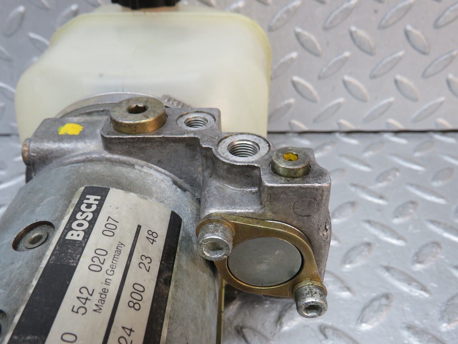 37967 Mercedes-Benz A124 320E Cabriolet Roof Top Hydraulic Pump Motor Bosch 1248002348 0542020007
