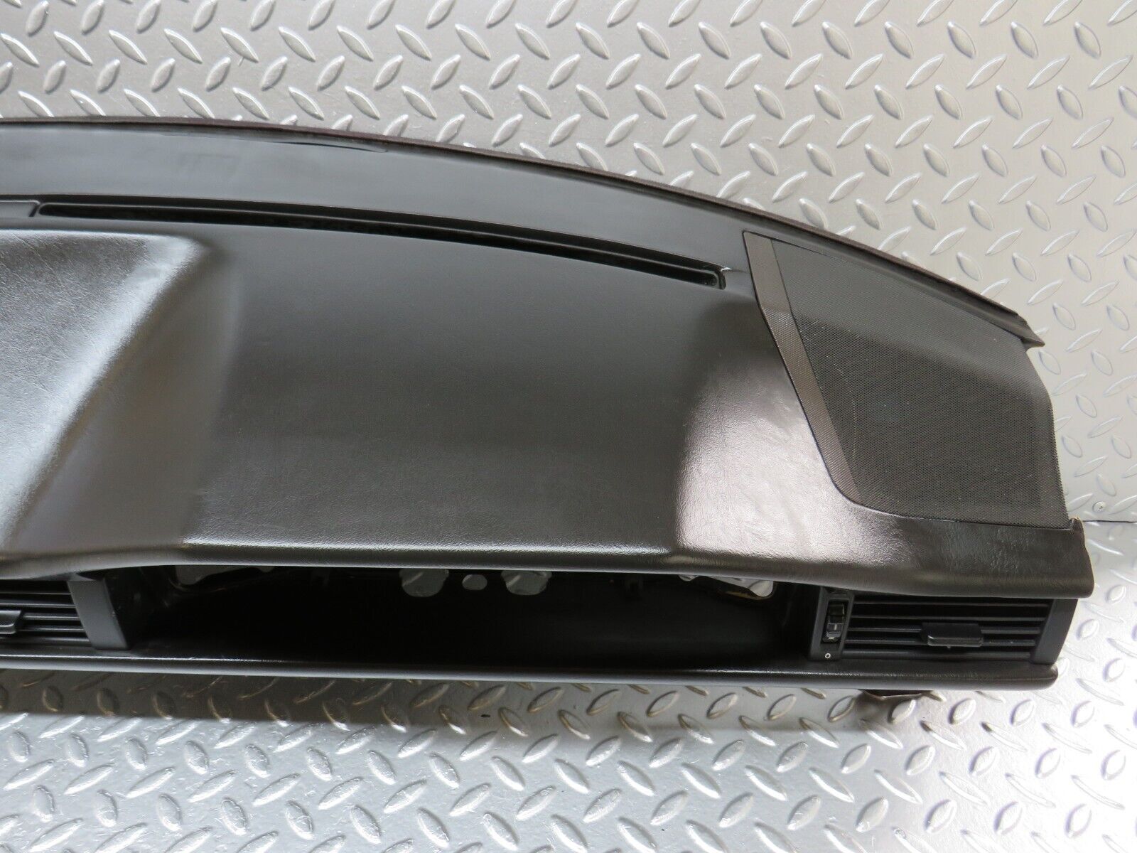 34032 Mercedes-Benz W124 260E Dashboard Brown