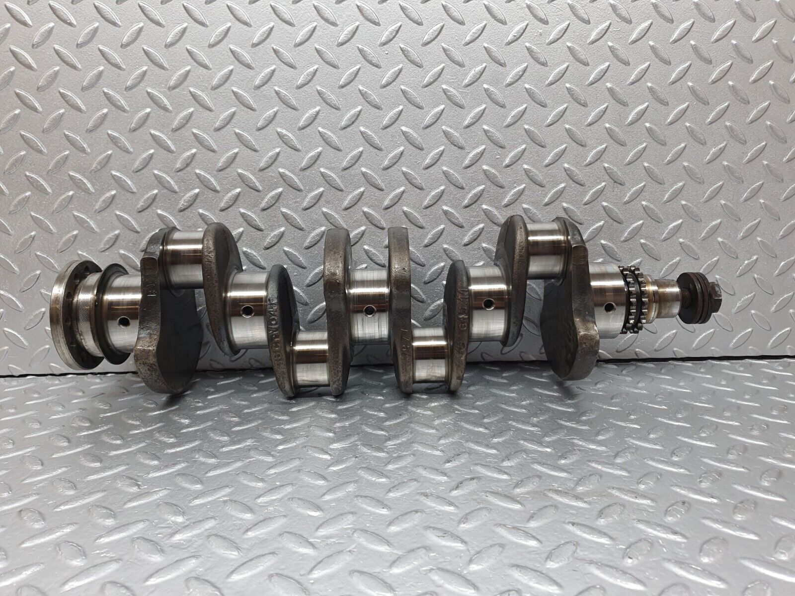 40878 Mercedes-Benz W123 240D Crankshaft