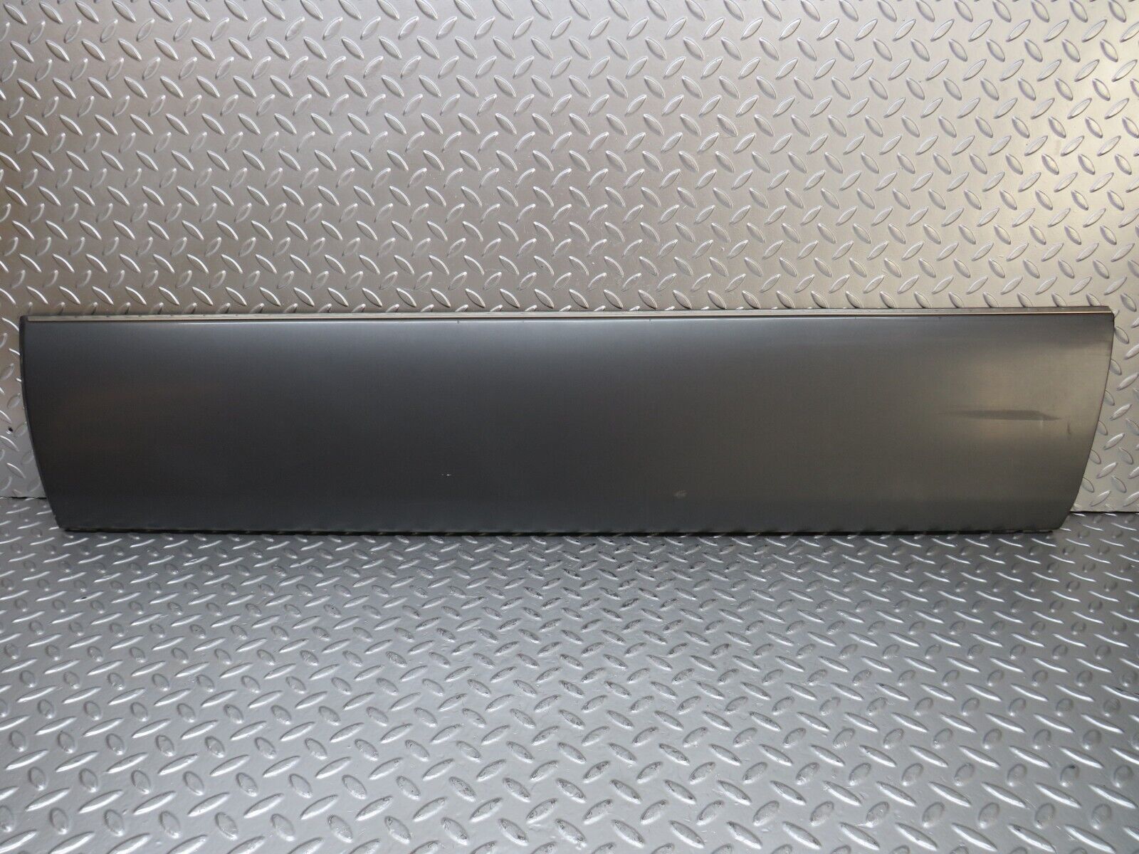 26469 Mercedes-Benz C124 220CE Coupe Left Door Moulding Trim 1246902140