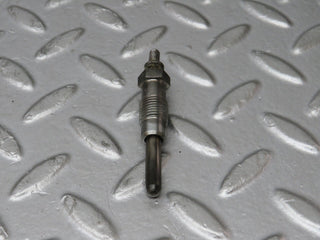 32895 Mercedes-Benz W123 300D Glow Plug Bosch Y-902R 046