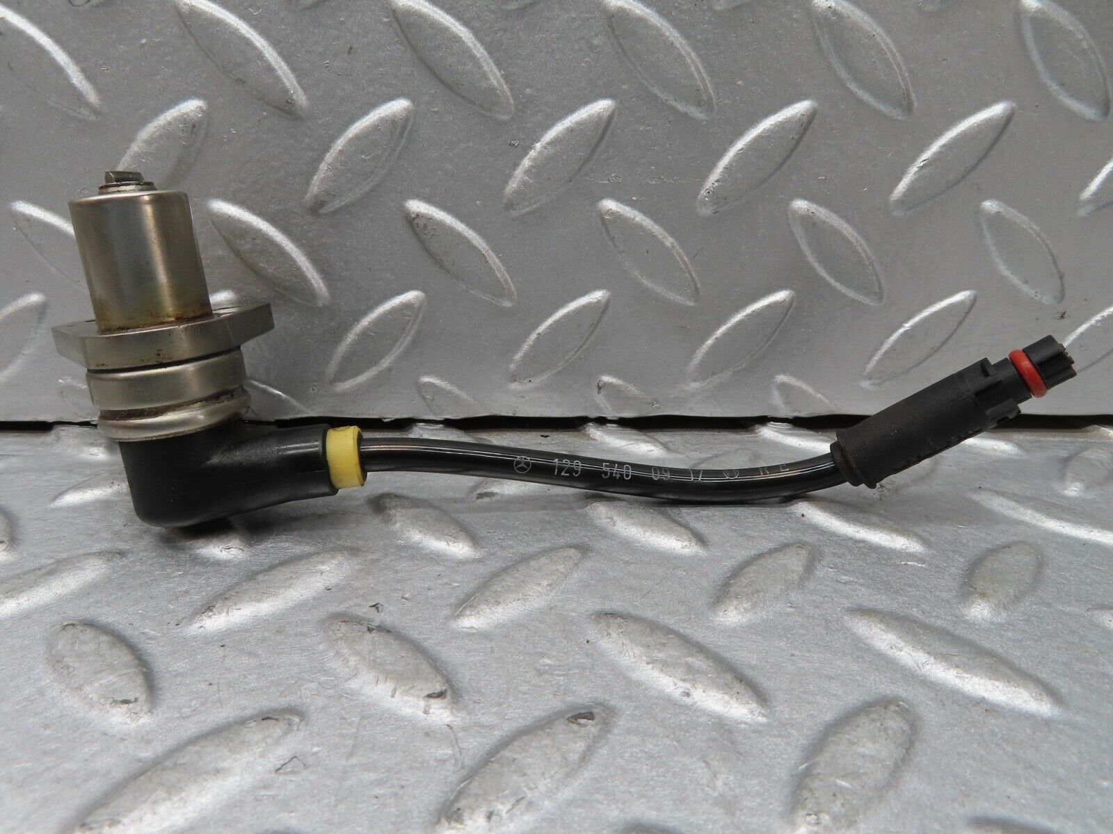 17288 Mercedes-Benz R129 300SL Coupe Front Right Abs Sensor 1295400917