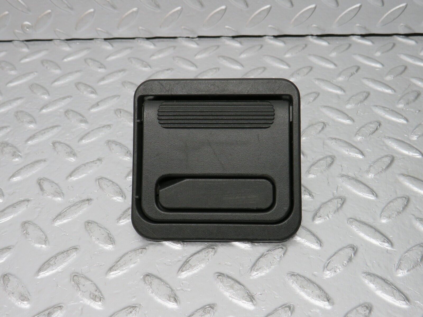 31406 Mercedes-Benz S124 220TE Trunk Floor Panel Handle