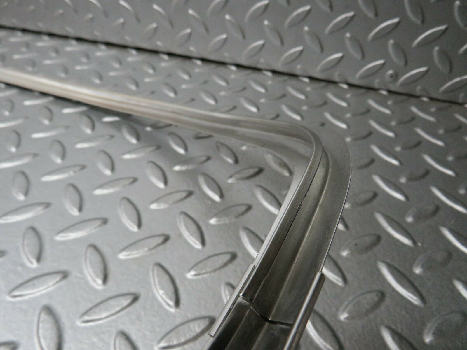 23404 Mercedes-Benz W116 350SE Front Windscreen Chrome Frame