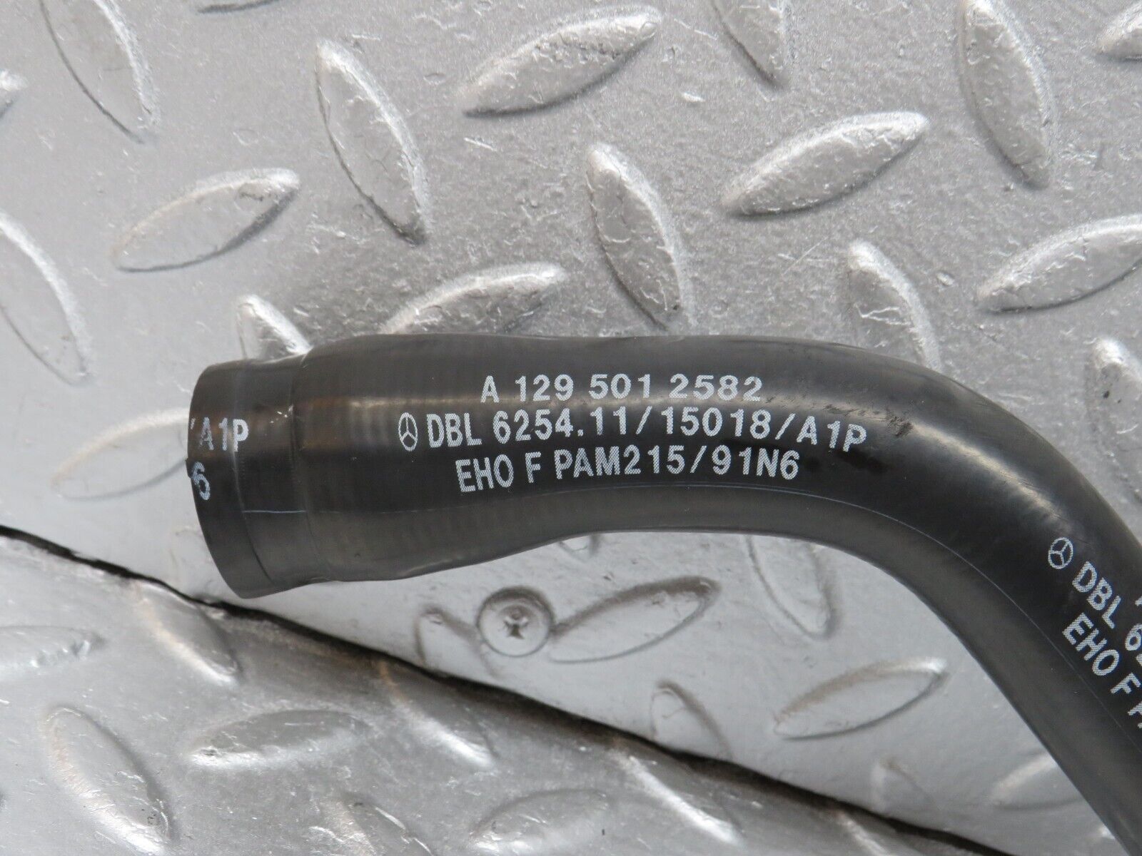 38277 Mercedes-Benz R129 280SL Coupe Radiator Lower Hose Pipe 1295012582