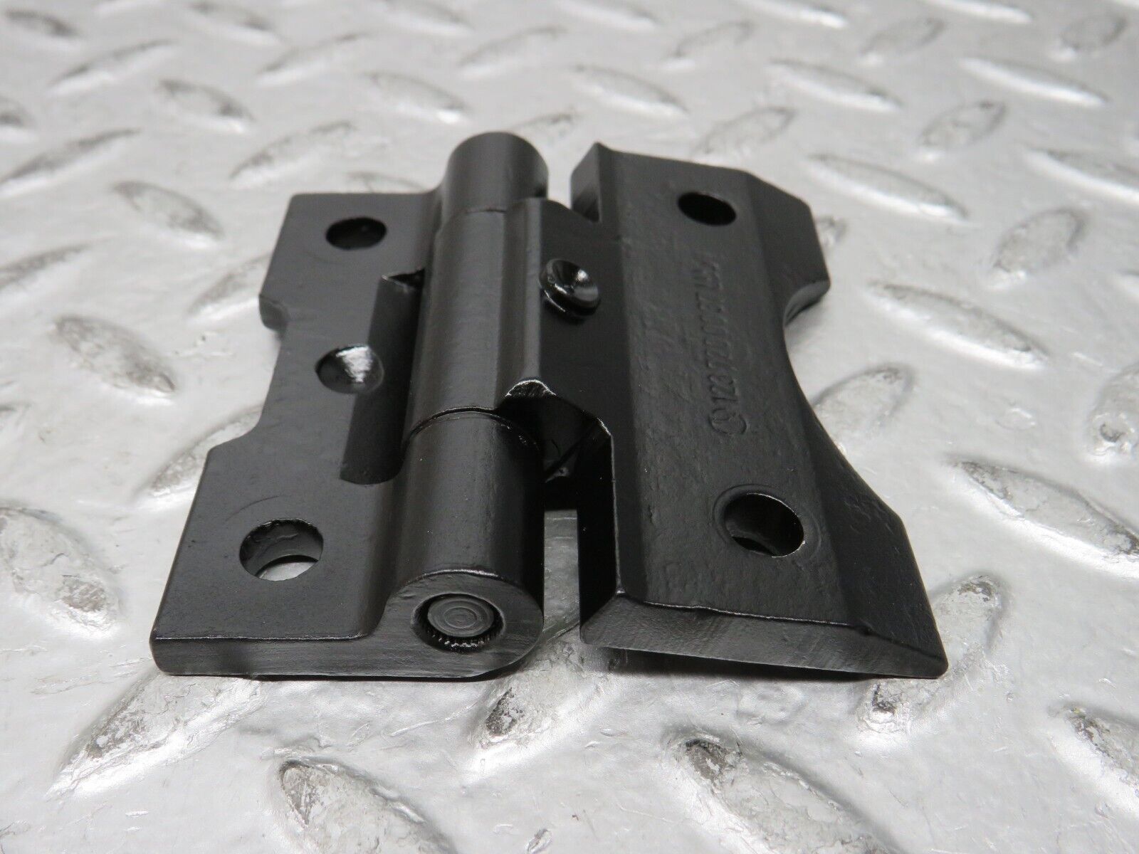 28852 Mercedes-Benz W123 230E Door Hinge  1237200037