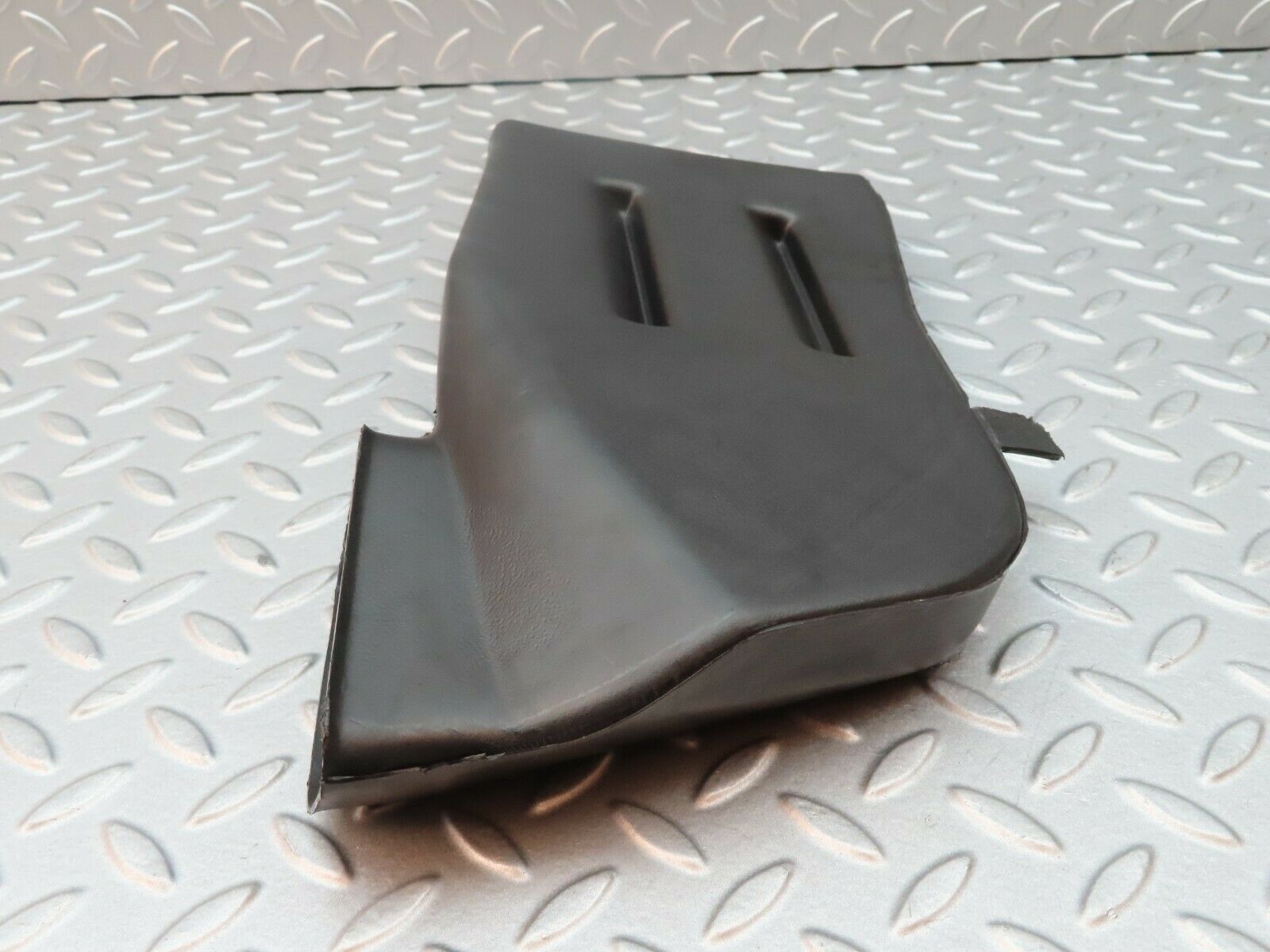 5363 Mercedes-Benz W124 230E Ventilation Air Duct Right 1248310446