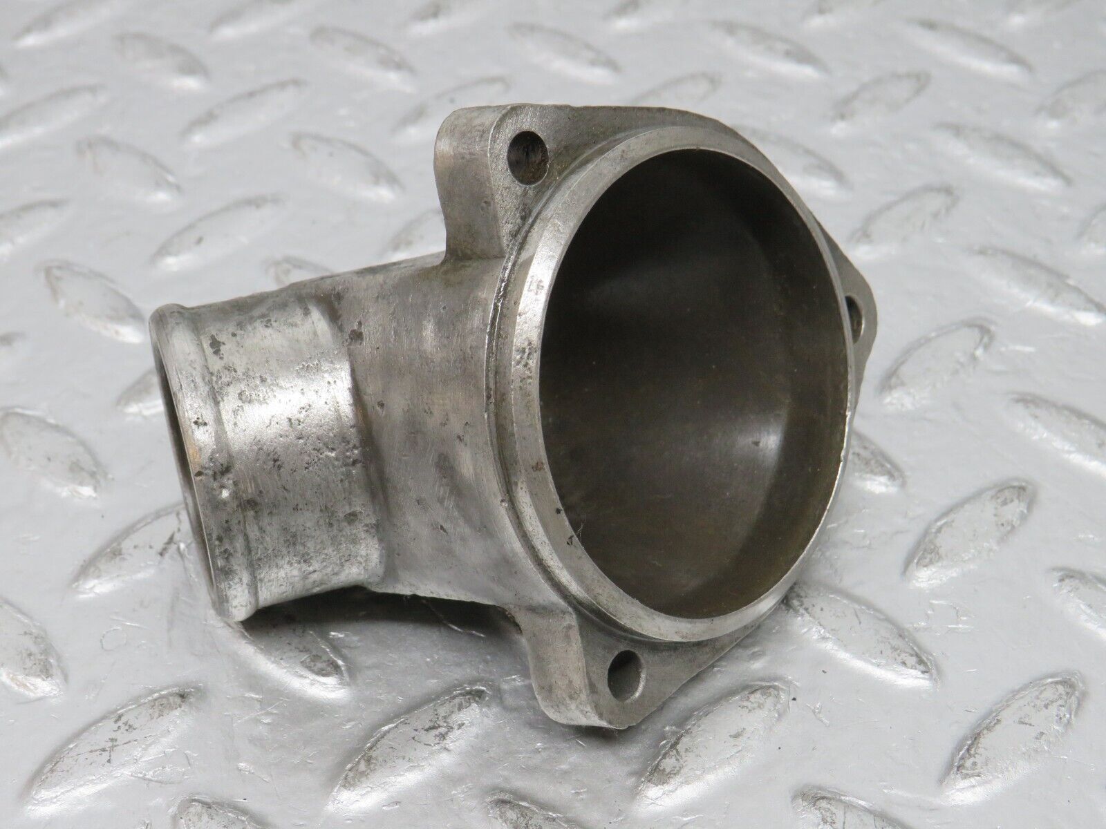32789 Mercedes-Benz C107 R107 350 V8 Thermostat Housing 1162030374