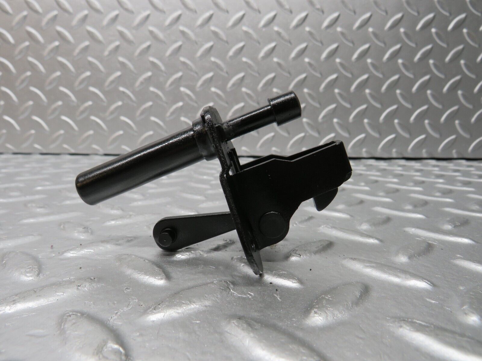 30911 Mercedes-Benz W201 190E 2.0L Bonnet Lock Catch 2018800260