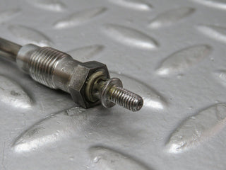 32895 Mercedes-Benz W123 300D Glow Plug Bosch Y-902R 046