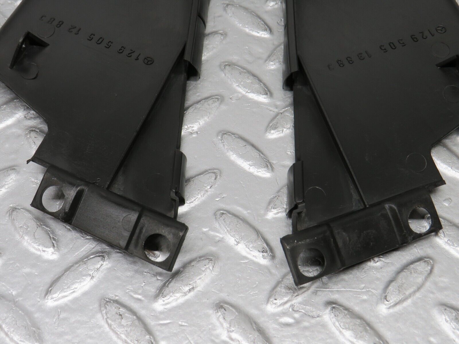 38299 Mercedes-Benz R129 280SL Coupe Radiator Fan Shroud Cover 2x 1295051388 1295051288