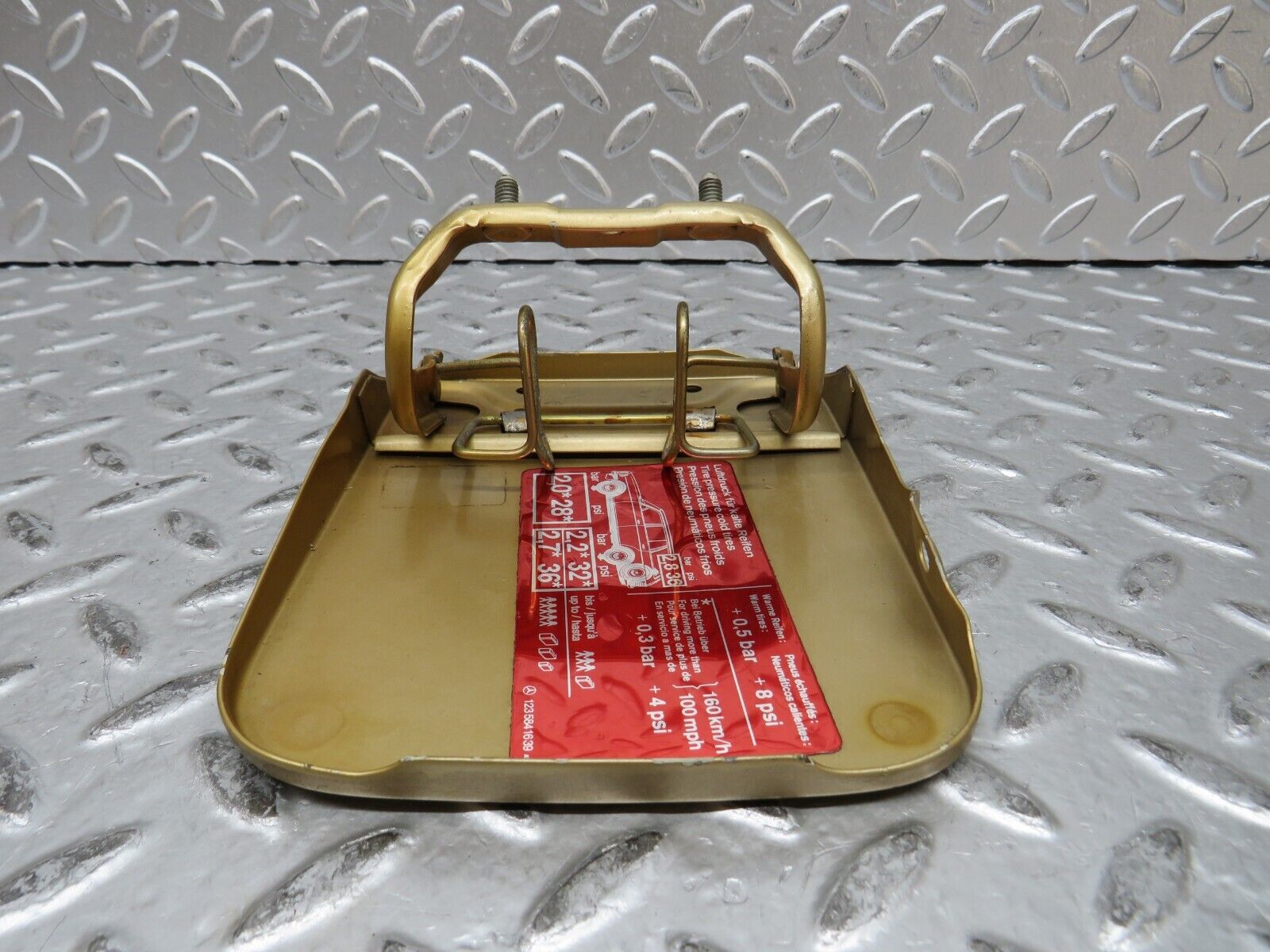 28488 Mercedes-Benz S123 240D Wagon Fuel Tank Flap Cap 1235841639