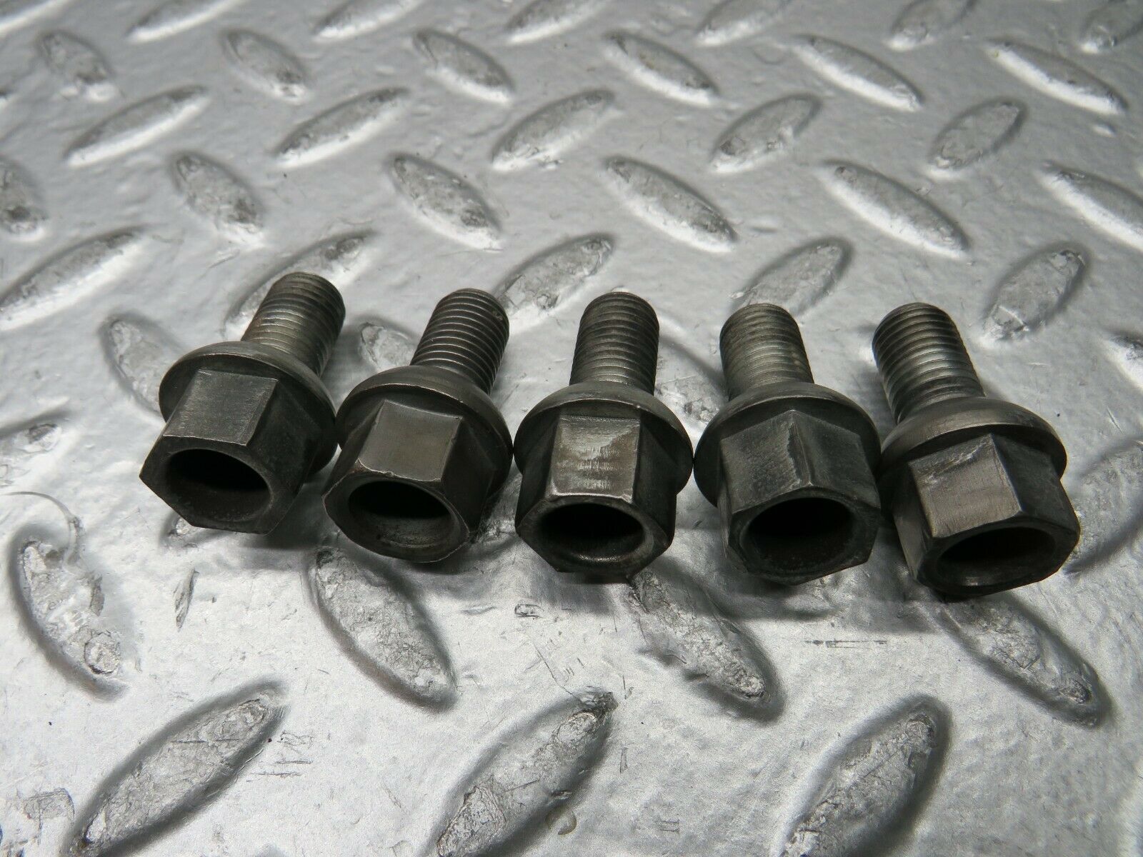 22929 Mercedes-Benz 5x Alloy Wheel Lug Bolt M12x1.5